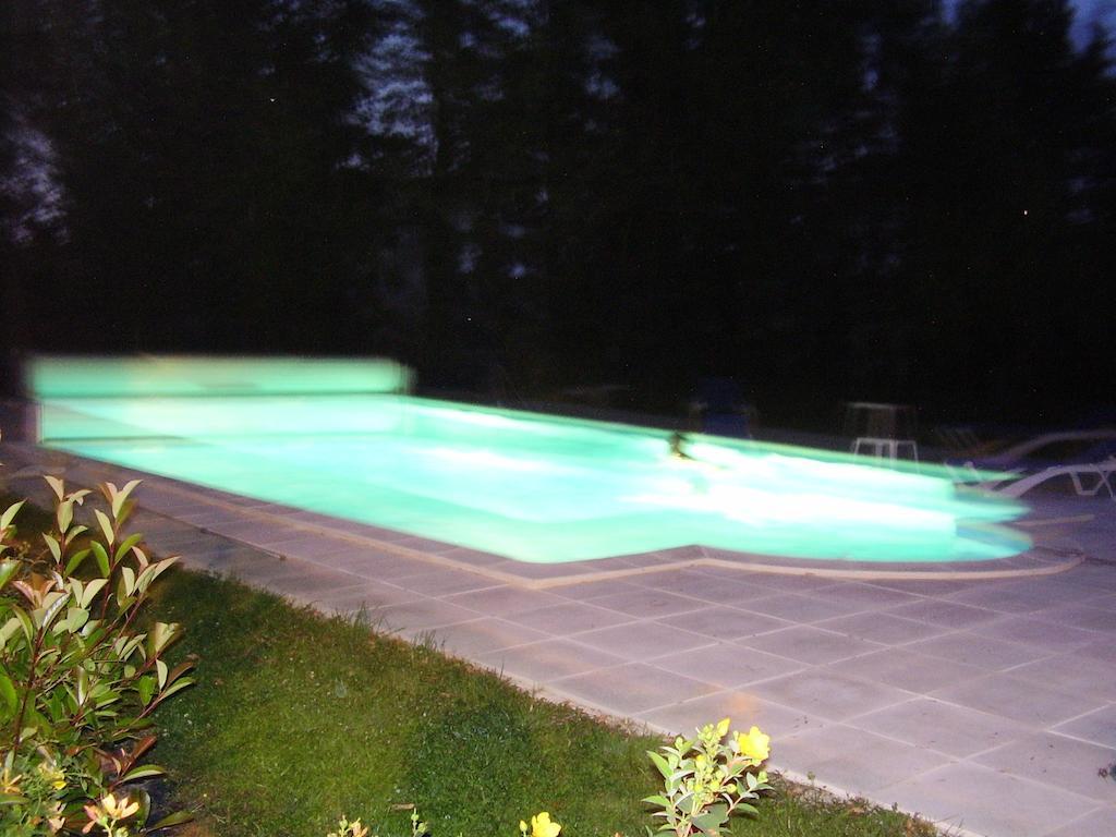 La Petite Varenne Turny Buitenkant foto