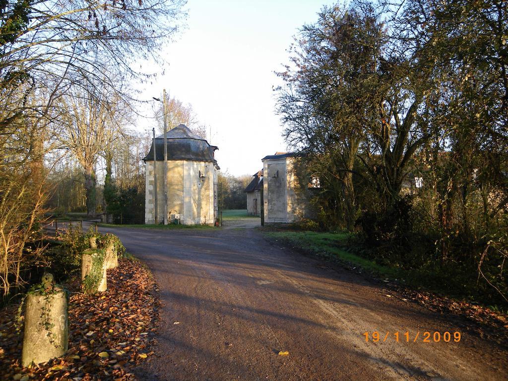 La Petite Varenne Turny Buitenkant foto