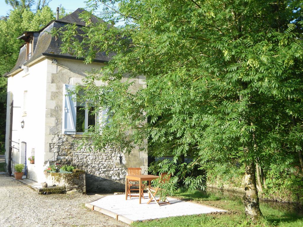 La Petite Varenne Turny Buitenkant foto