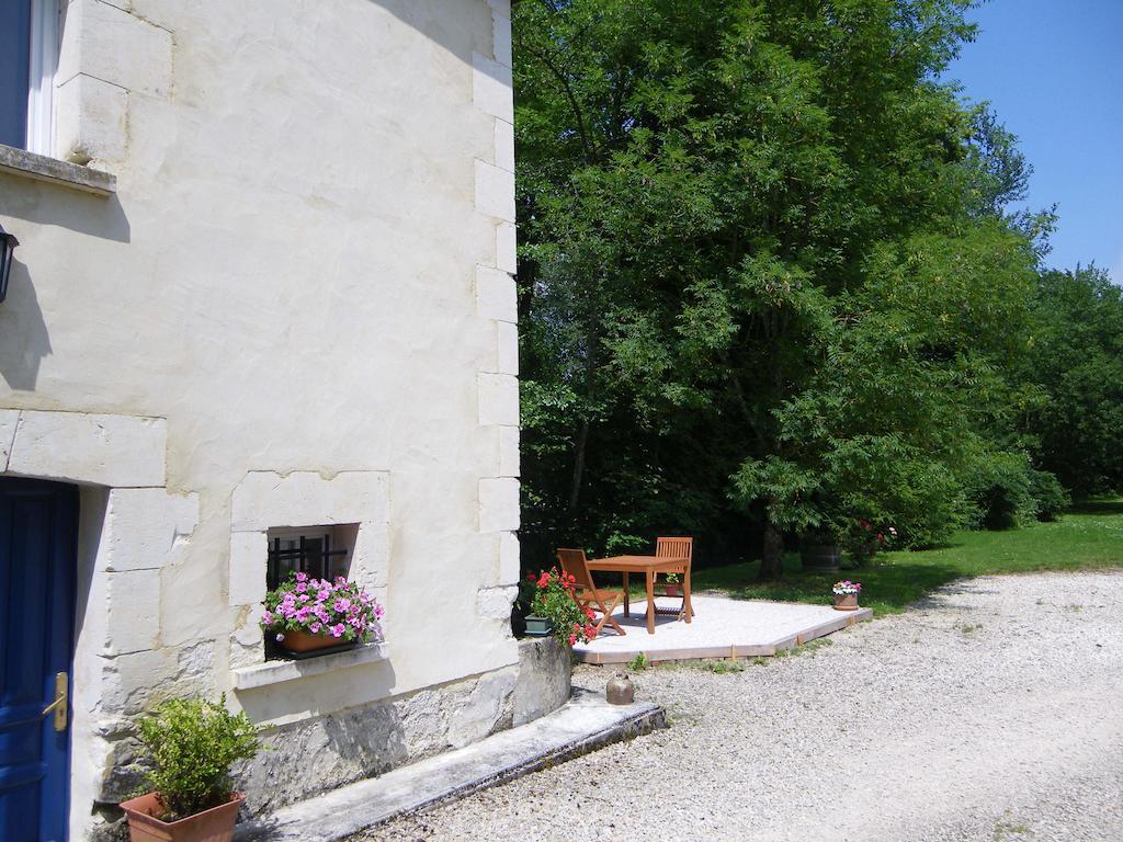 La Petite Varenne Turny Buitenkant foto