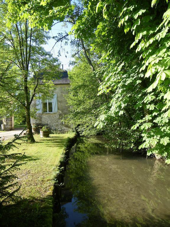 La Petite Varenne Turny Buitenkant foto