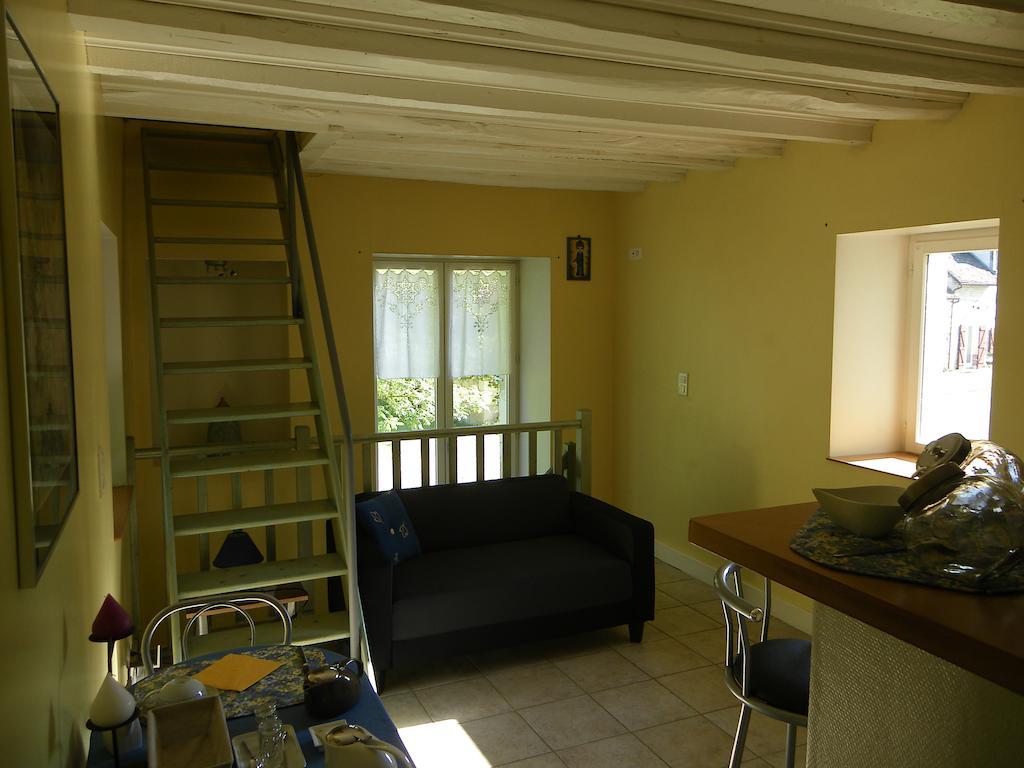 La Petite Varenne Turny Buitenkant foto